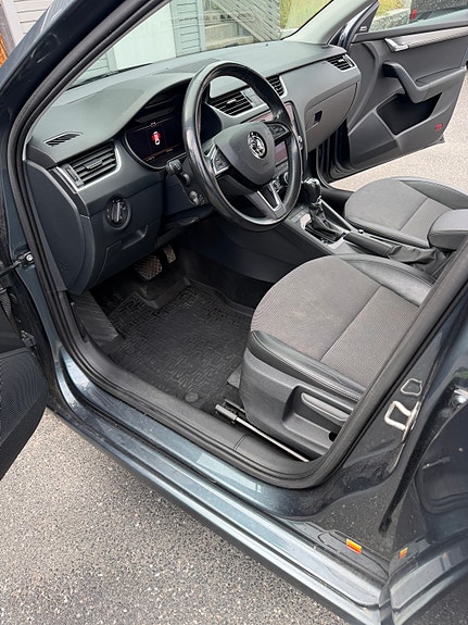 Skoda Octavia 6 of 30