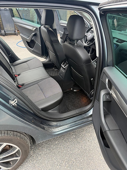 Skoda Octavia 9 of 30