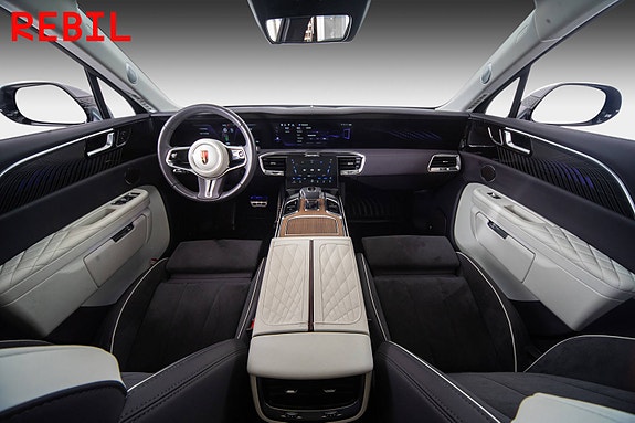 Hongqi E-HS9 19 of 30