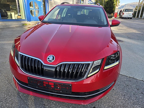 Skoda Octavia 2 of 12