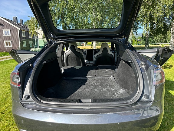 Tesla Model S 20 of 28