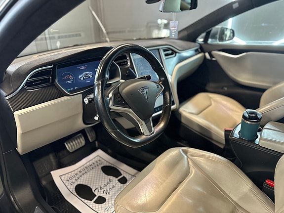 Tesla Model S 9 of 28