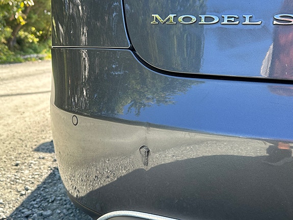 Tesla Model S 14 of 28