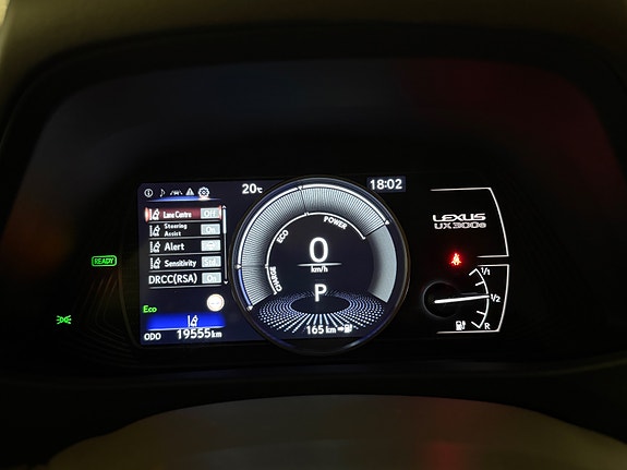 Lexus UX300e 14 of 30