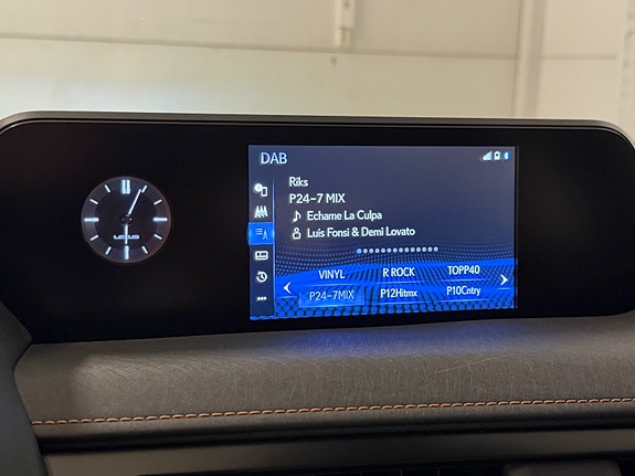 Lexus UX300e 20 of 30
