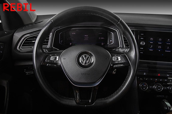 Volkswagen T-Roc 12 of 26