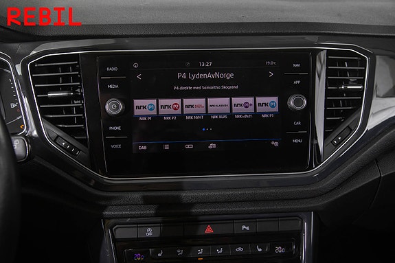 Volkswagen T-Roc 15 of 26