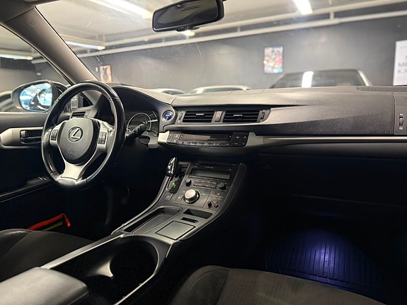 Lexus CT200h 14 of 18