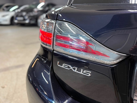Lexus CT200h 6 of 18