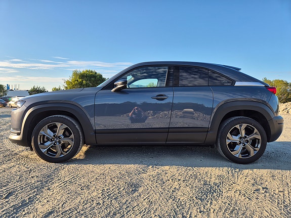 Mazda MX-30 2 of 12