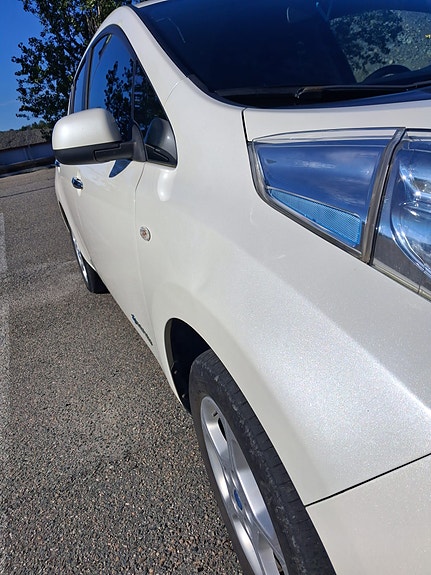 Nissan Leaf 8 of 9