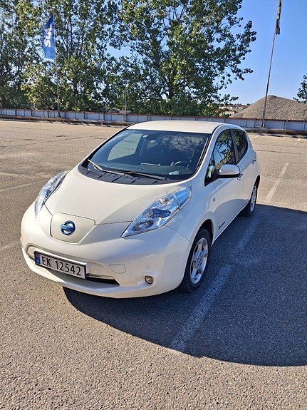 Nissan Leaf 2 of 9