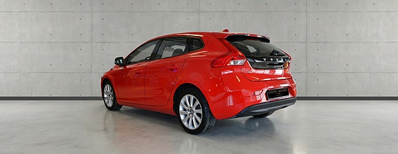 Volvo V40 4 of 11