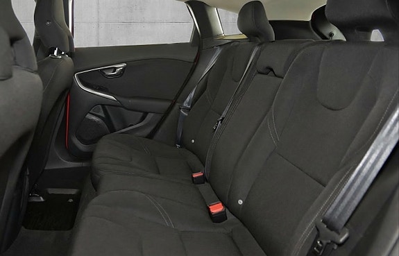 Volvo V40 10 of 11