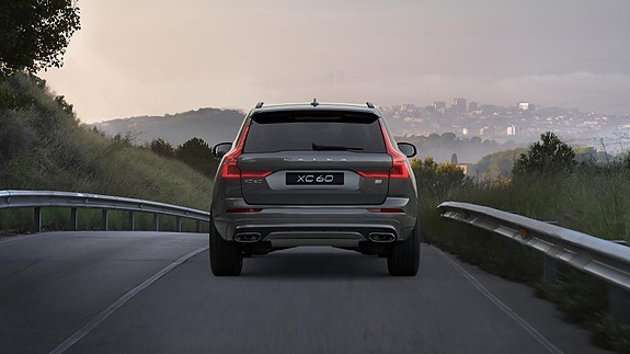 Volvo XC60 12 of 28