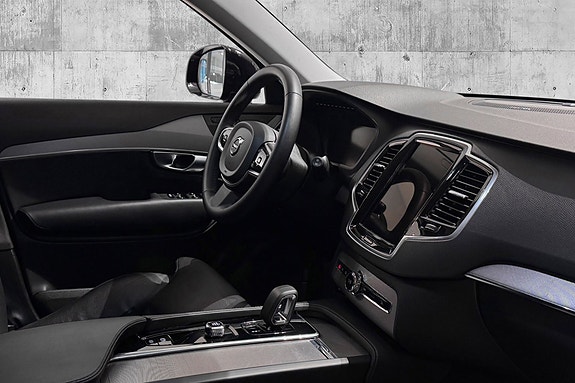 Volvo XC90 27 of 28