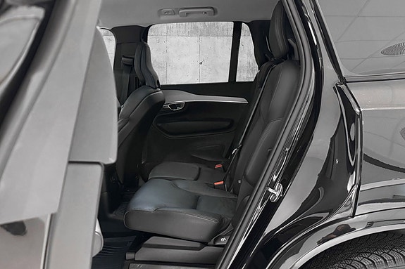 Volvo XC90 25 of 28