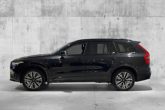 Volvo XC90 3 of 28