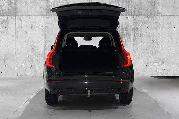 Volvo XC90 12 of 28