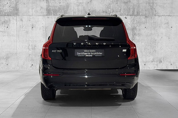Volvo XC90 11 of 28