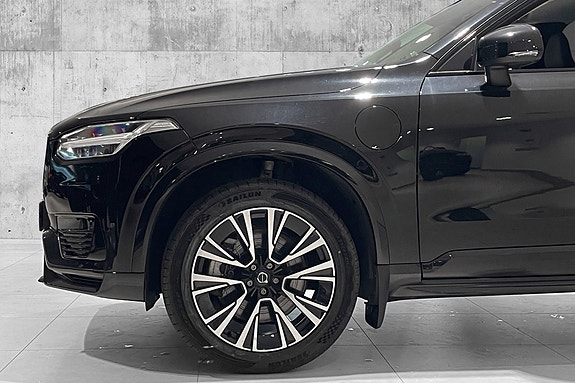 Volvo XC90 4 of 28