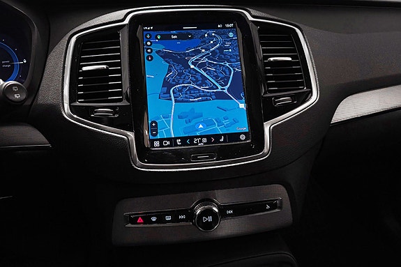 Volvo XC90 19 of 28