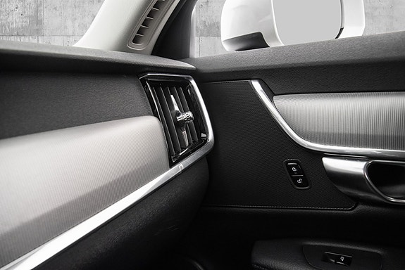 Volvo V90 Cross Country 19 of 30