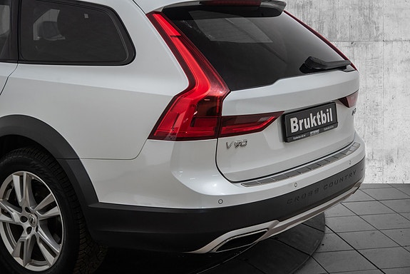 Volvo V90 Cross Country 6 of 30