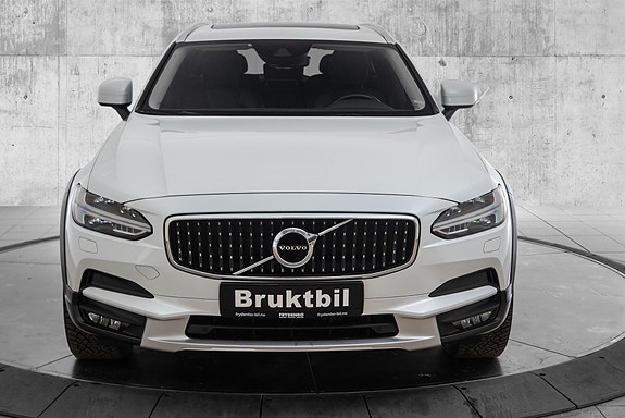 Volvo V90 Cross Country 4 of 30