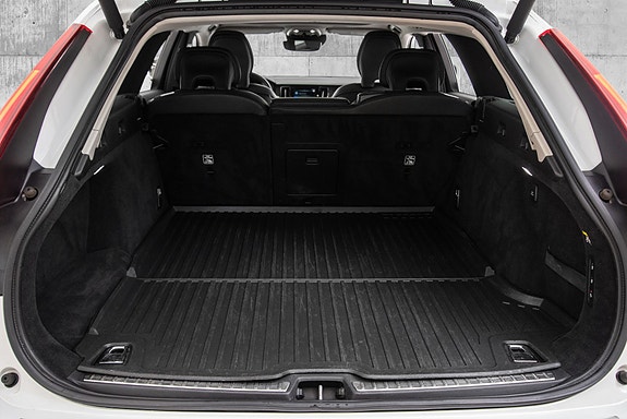 Volvo V90 Cross Country 9 of 30