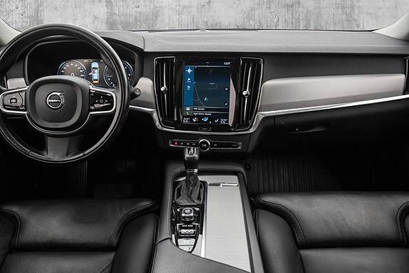 Volvo V90 Cross Country 24 of 30