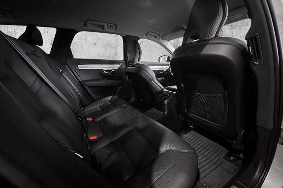 Volvo V90 23 of 30