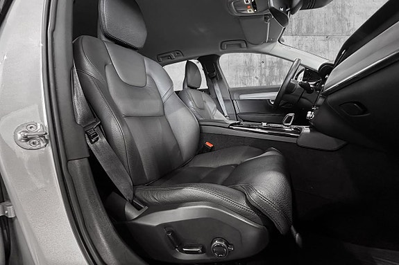 Volvo V90 22 of 30