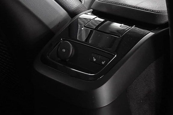 Volvo V90 26 of 30