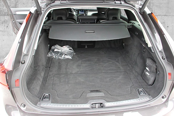 Volvo V90 17 of 30