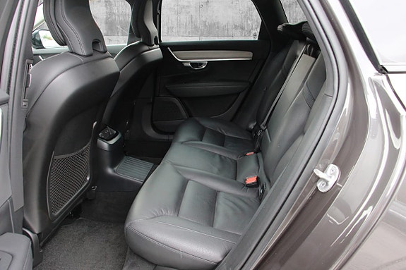 Volvo V90 13 of 30
