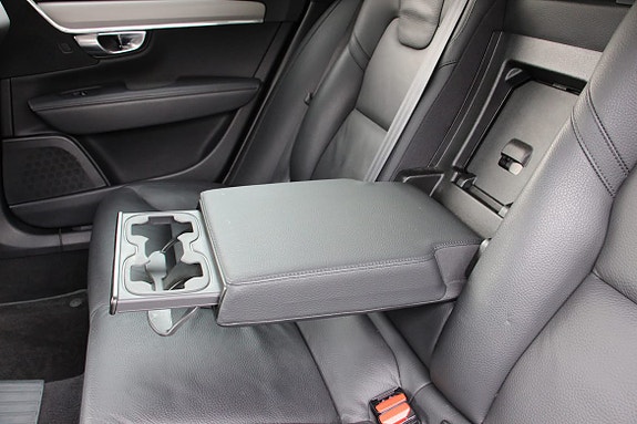 Volvo V90 14 of 30