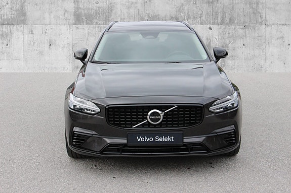 Volvo V90 2 of 30