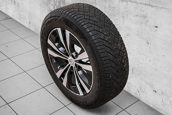 Volvo XC60 13 of 30