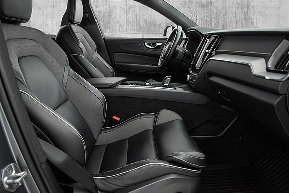 Volvo XC60 30 of 30
