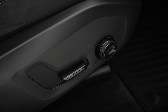 Volvo XC60 23 of 30
