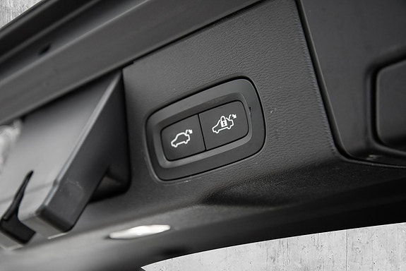Volvo XC60 11 of 30