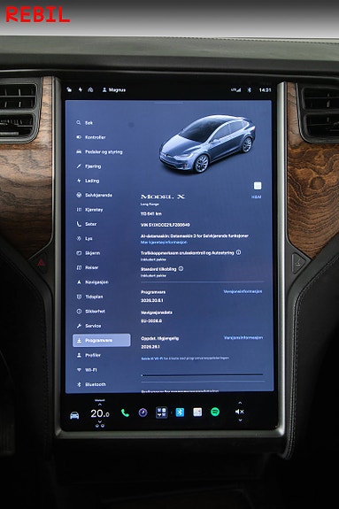 Tesla Model X 18 of 30