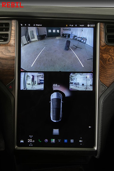 Tesla Model X 20 of 30