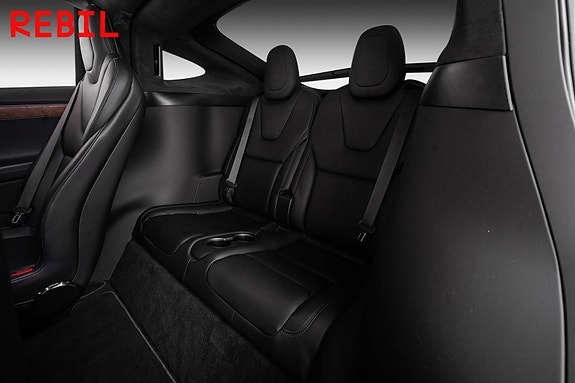 Tesla Model X 27 of 30