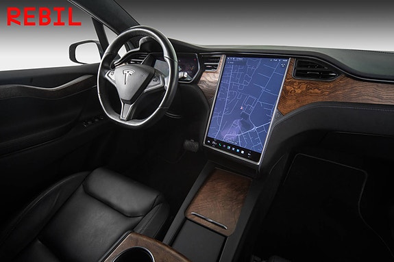 Tesla Model X 16 of 30