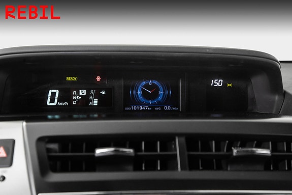 Toyota Prius+ 13 of 26