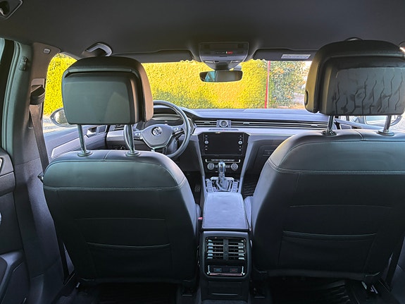 Volkswagen Passat 14 of 29