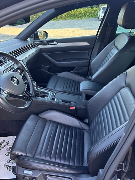 Volkswagen Passat 20 of 29