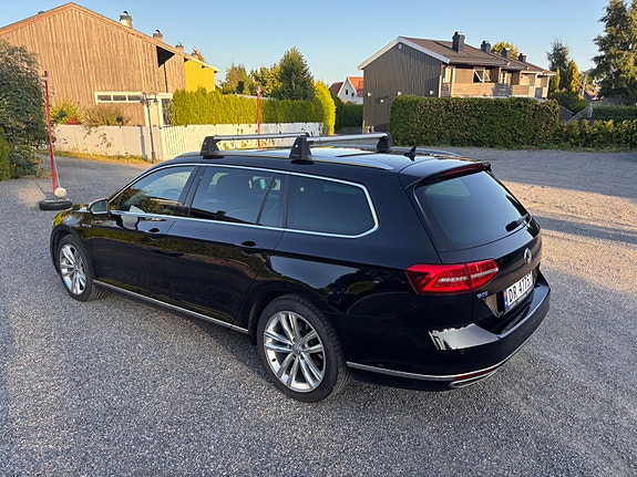 Volkswagen Passat 3 of 29